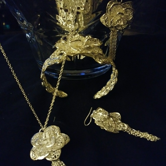 Jewelry - Picture 2 of 7